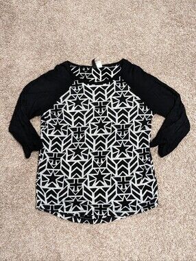 H&M Black and White Geometric Raglan Long Sleeve Top